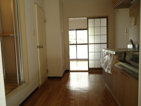 Kitchen. Kitchen space, Refrigerator space available