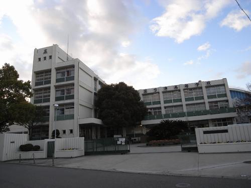 high school ・ College. Hyogo Prefectural Nishinomiya Imazu High School (High School ・ NCT) to 1022m