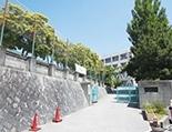 Other introspection. Kamihara up to elementary school 3-minute walk. School children is also safe.