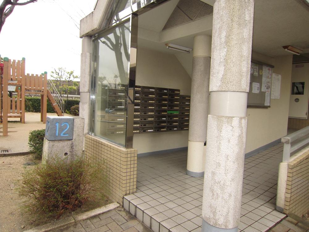 Entrance. Common areas