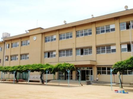 Primary school. 217m to Nishinomiya Municipal spring breeze elementary school