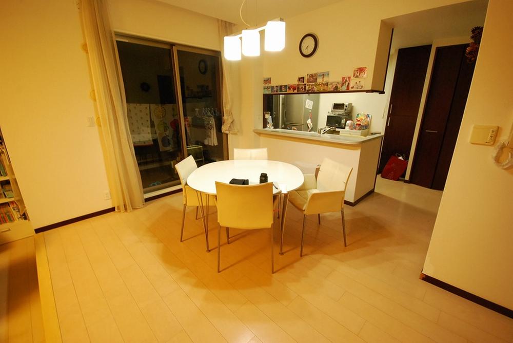 Kitchen. Te - also overlooking the view from Bull.