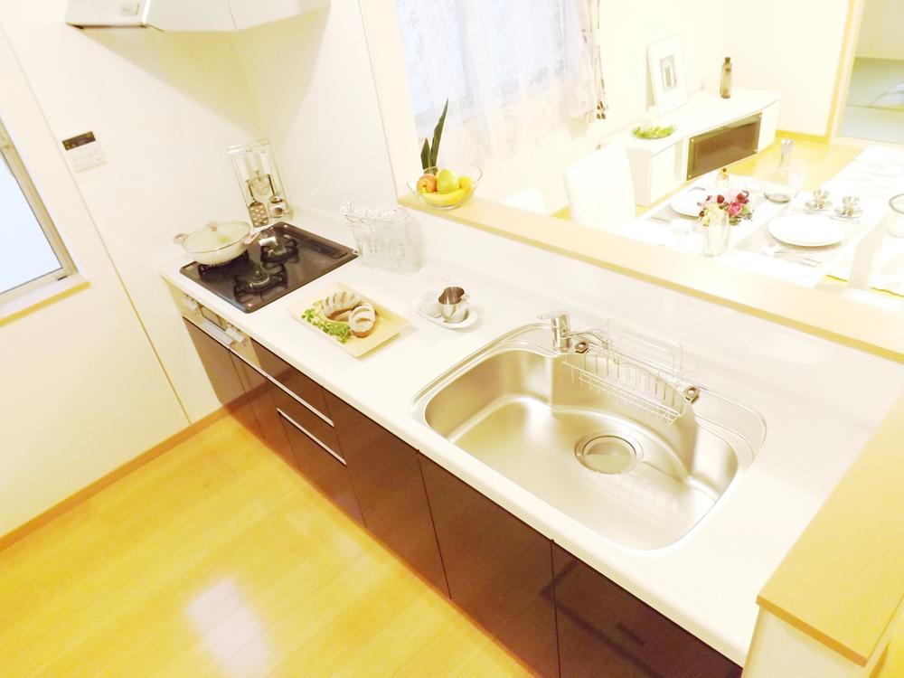Same specifications photo (kitchen). Same specifications photo (kitchen) Easy storage in the slide storage!