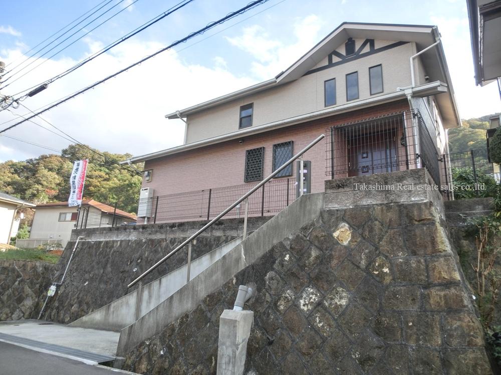 Local appearance photo. Heisei built shallow housing of 17 February architecture. Heisei was completed 25 December interior renovation.