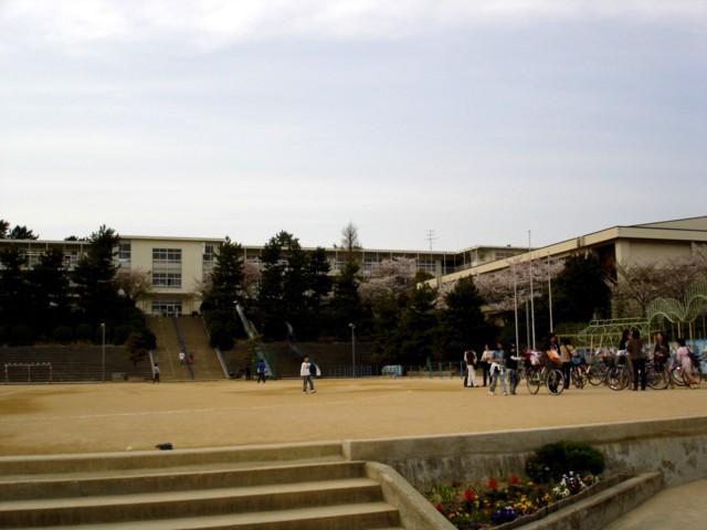 Primary school. 614m to Nishinomiya Municipal Hirota Elementary School