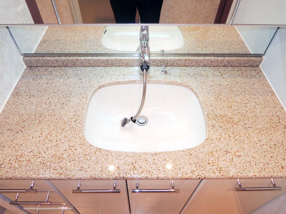 Wash basin, toilet. Indoor shooting