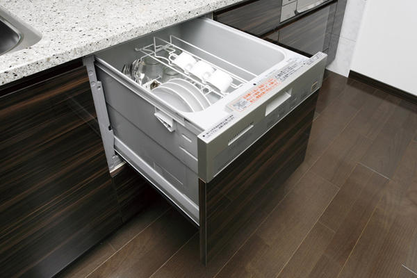 Kitchen.  [Dishwasher] Standard equipped with a drawer is easily dishwasher out of tableware by the formula in the kitchen. It supports the cleanup of the meal (same specifications)