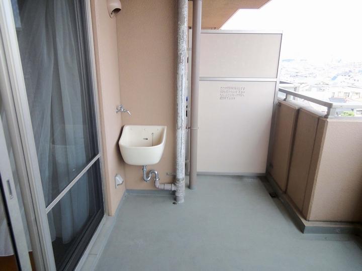 Balcony. Dehaba is a balcony have a wide and about 2M (maximum) are also sufficient with slop sink.