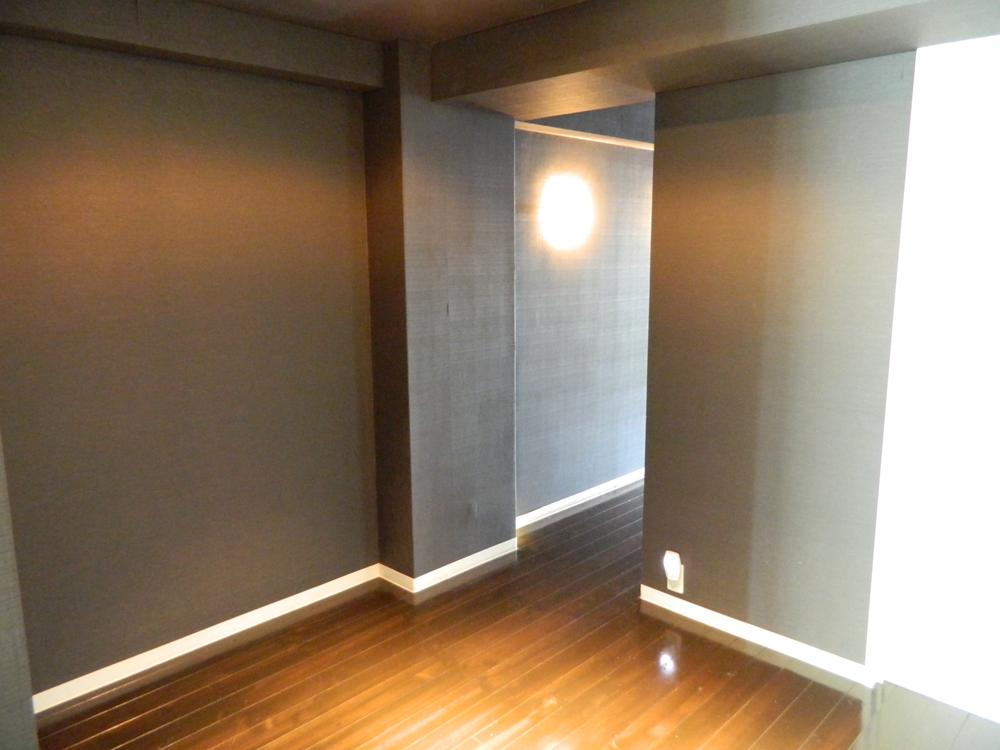 Other introspection. First floor hall