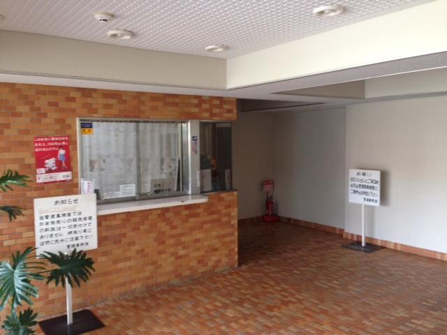 Entrance. Common areas
