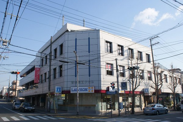 Convenience store. 50m to Natural Lawson (convenience store)