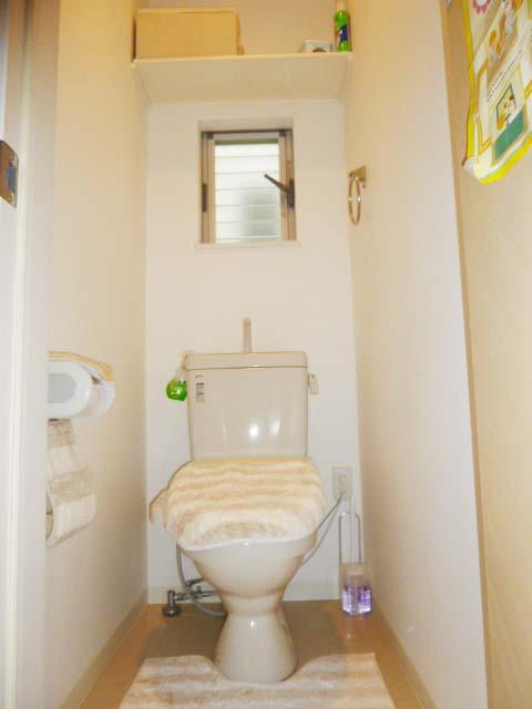 Toilet. Indoor (February 2013) Shooting Second floor