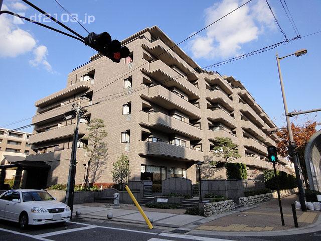 Local appearance photo. It is ideally situated in a 6-minute walk from JR Koshienguchi!