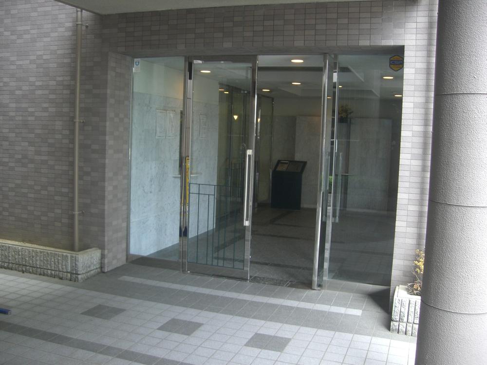 Entrance. Common areas