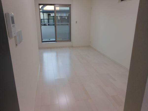 Non-living room. ■ 3 Kaiyoshitsu ■ Plenty of storage. Guests can relax comfortably.