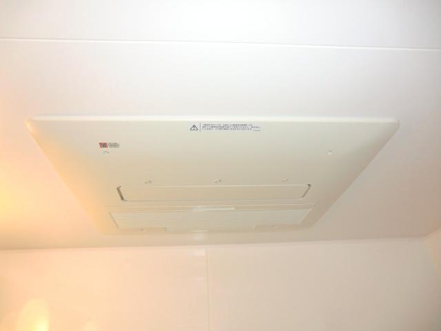 Cooling and heating ・ Air conditioning. Local photo (bathroom heating dryer)