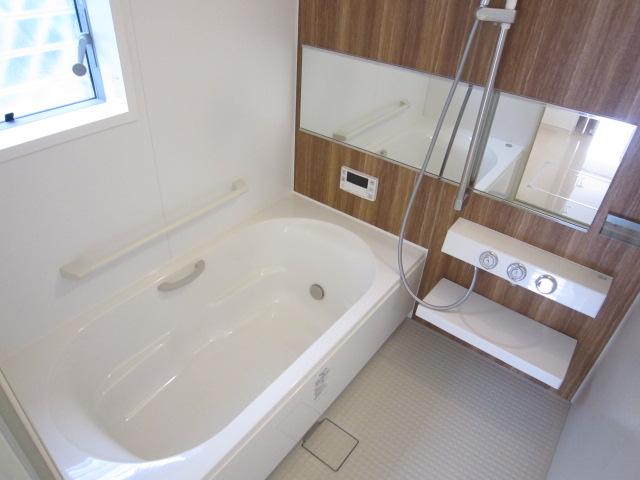Bathroom. System bus (with bathroom heating dryer)