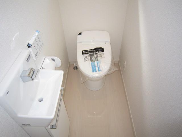 Toilet. Hand-washing facilities with toilet