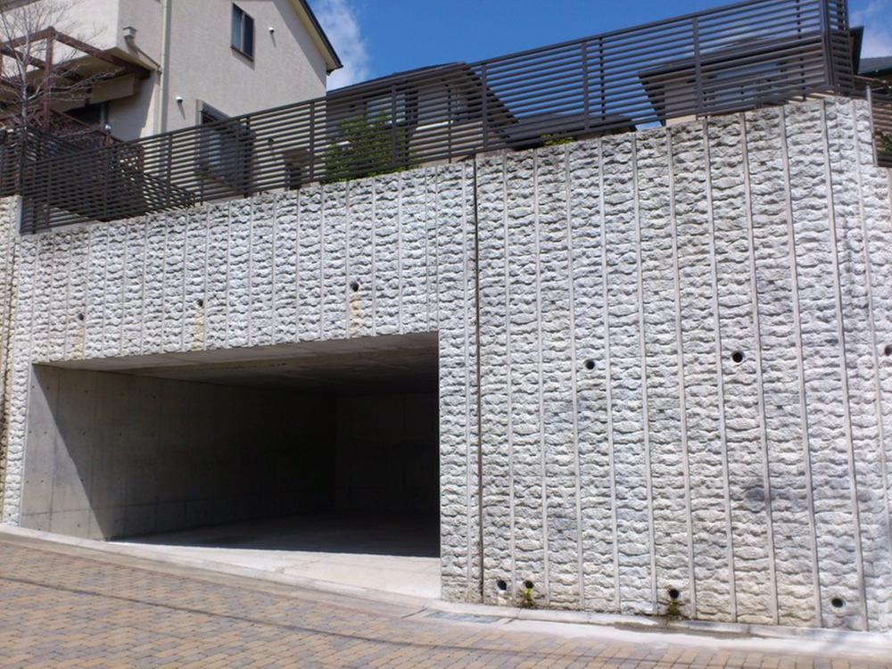 Local appearance photo. It is a south-facing hill! !