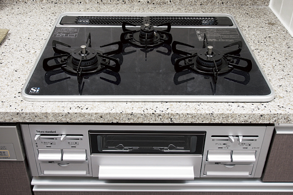 Kitchen.  [Hyper-glass coat top stove] Caring easy also beautiful to look hyper glass coat top three-neck stove are available (same specifications)