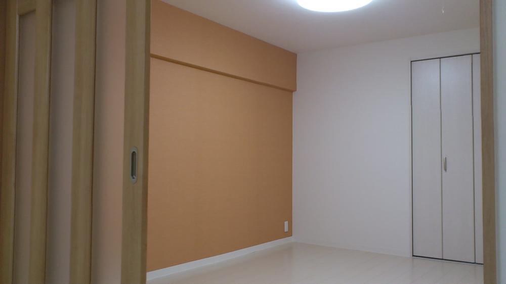 Non-living room. Modern living space with an accent Cross