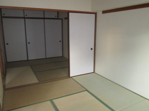 Living and room. Japanese-style room (renovation ago)