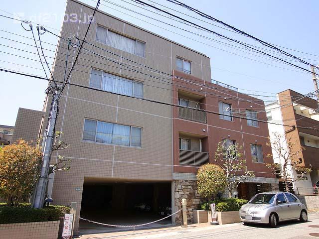 Local appearance photo. Heisei 10 years March Built in pet breeding possible apartment Hankyū Kōyō Line [Kurakuenguchi] Is a 6-minute walk to the flat The surroundings are quiet residential area