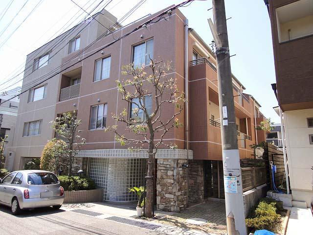 Local appearance photo. Total units 9 units of 4-storey, Low-rise condominium. Peripheral is also refreshing quiet and green many front road