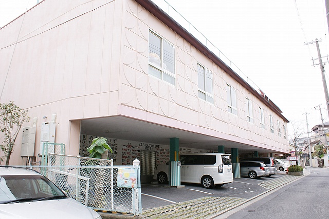 kindergarten ・ Nursery. Hirota kindergarten (kindergarten ・ 91m to the nursery)