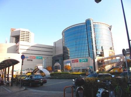 station. Since the 480m front of the station until the JR Tokaido Line "Nishinomiya" station there is the Frente, It is convenient to shopping even at the time of returning home!