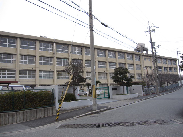 Junior high school. 1399m to Nishinomiya Municipal Yamaguchi junior high school (junior high school)