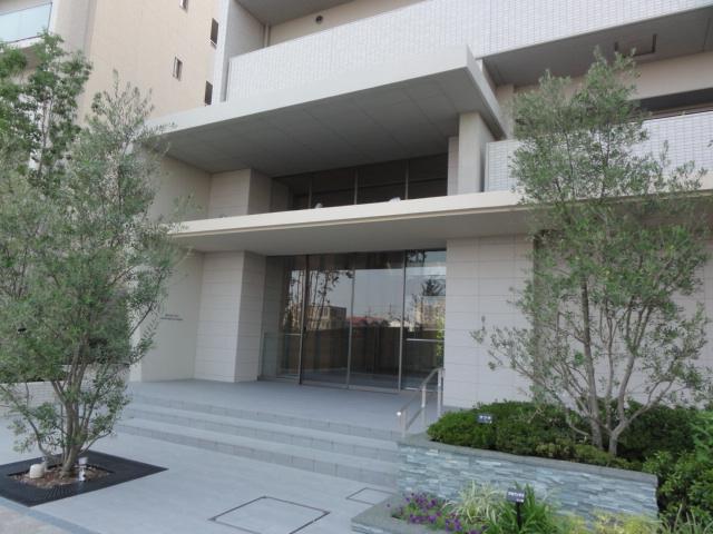Entrance. Common areas