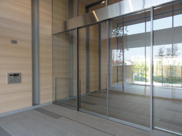 Entrance. Common areas