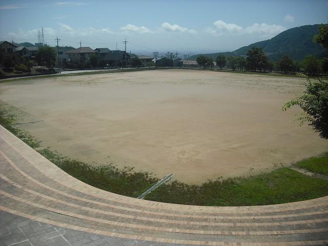 Other Environmental Photo. Please give me the baseball and soccer in the 1000m children to multi-purpose open space. 