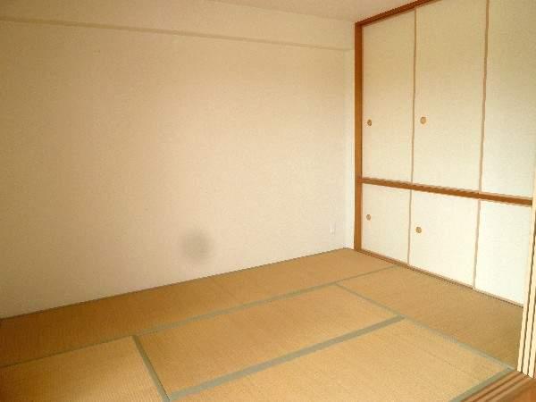 Other introspection. Living next to the Japanese-style room 6 quires!