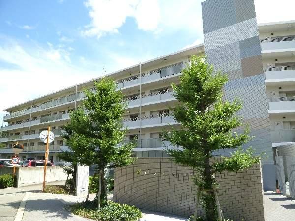 Local appearance photo. Auto-lock Mansion!