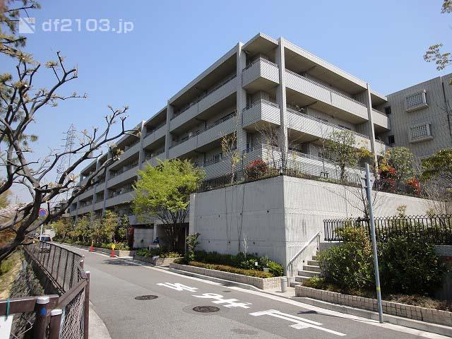 Local appearance photo. Local (April 2011) Shooting Hankyu Kurakuenguchi 9 minute walk