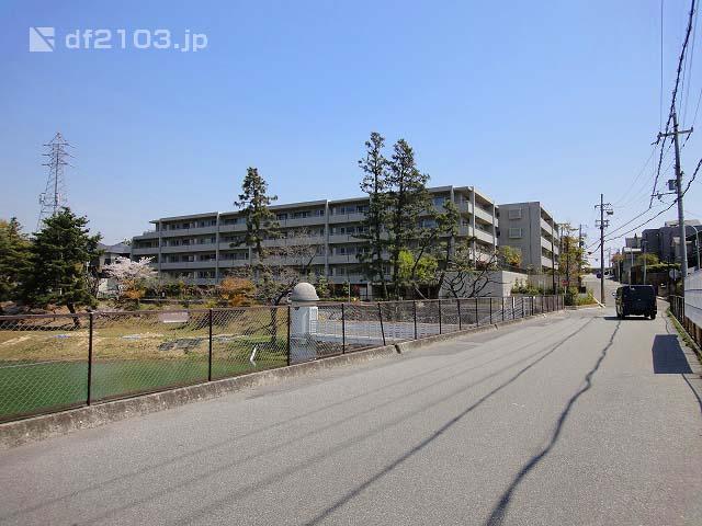 Local appearance photo. Local (April 2011) Shooting Apartment on the west side Niteko pond!