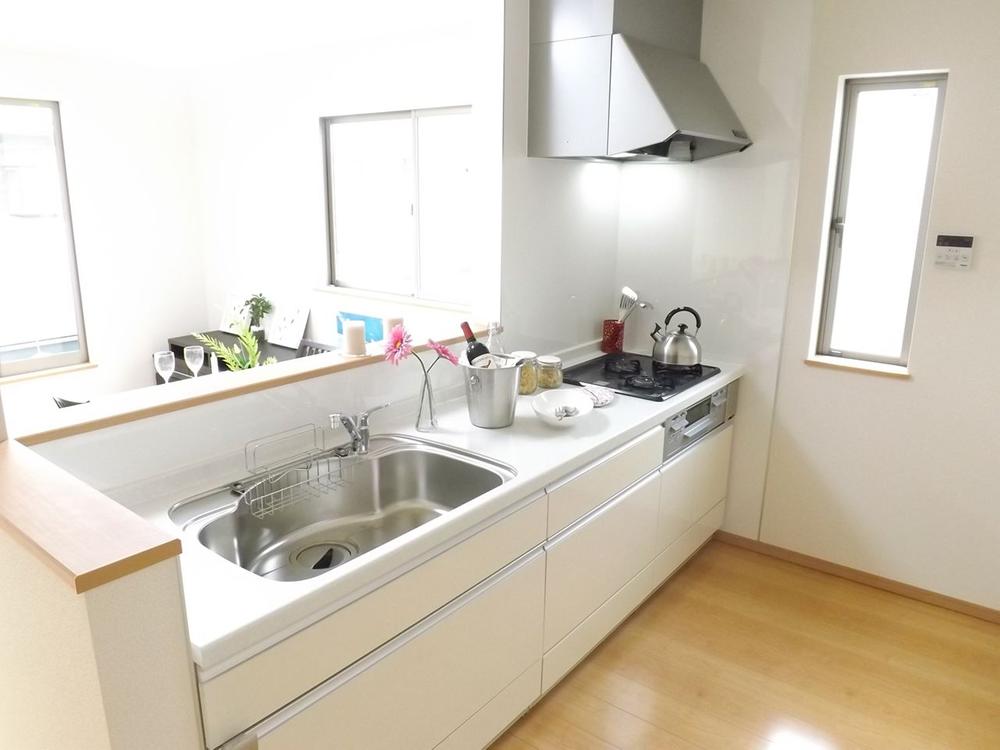 Same specifications photo (kitchen). Same specifications photo (kitchen) Slide storage! Water purifier with shower!