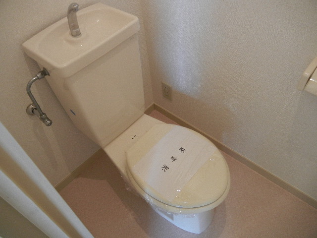 Toilet. It is a toilet with a clean ☆ 彡