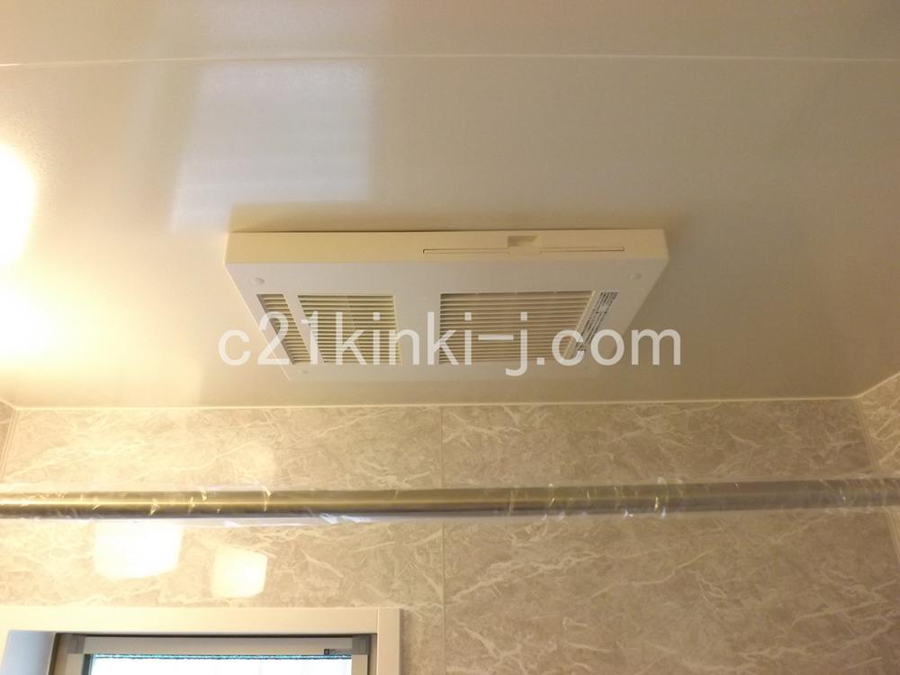 Cooling and heating ・ Air conditioning. Local photo (bathroom heating dryer)