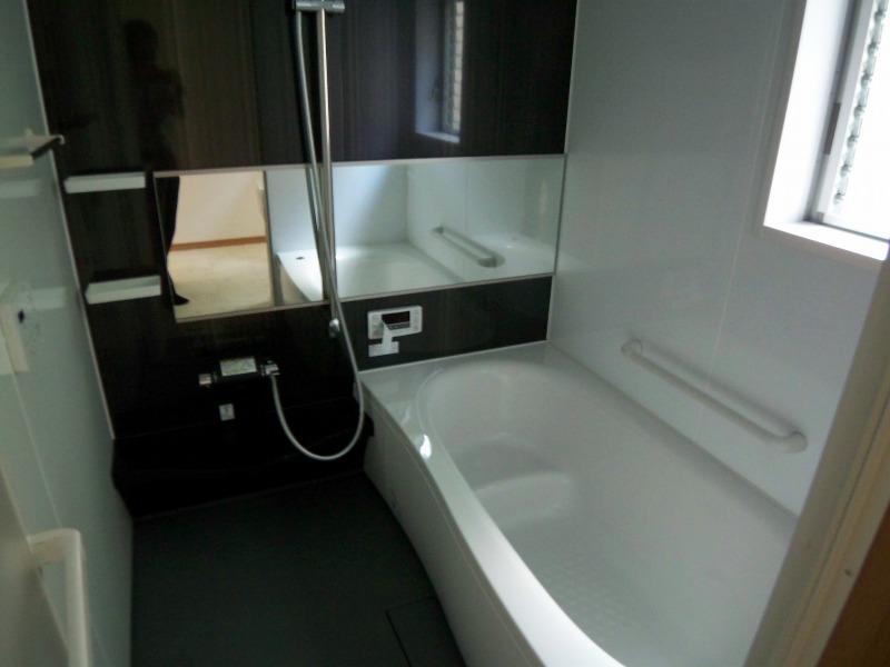 Same specifications photo (bathroom)