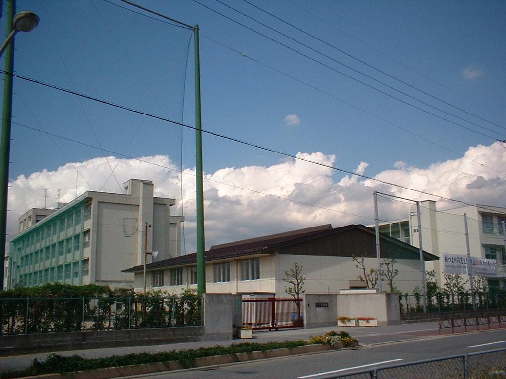 Junior high school. Gakubun 700m until junior high school (junior high school)