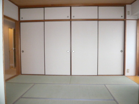 Other room space. Japanese-style room about 6 quires