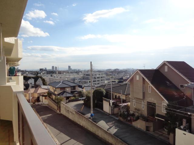 View photos from the dwelling unit. View from the site (December 2013) Shooting