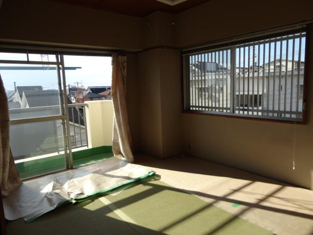 Non-living room. Indoor (12 May 2013) Shooting