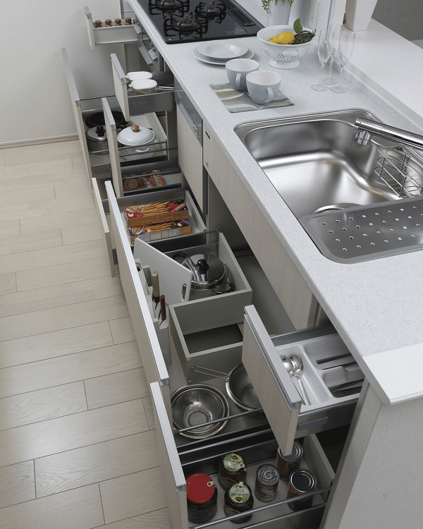 Kitchen.  [Slide storage ・ Soft-close] Views from the top, Also easy to take slide housed thing back. Since the soft close, Hardly out loud sound, Will also be the prevention of scissors finger (same specifications)