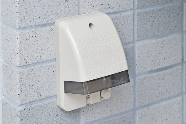 balcony ・ terrace ・ Private garden.  [Waterproof outlet] Waterproof outlet has been installed to be active in a variety of applications. Waterproof, Also has excellent safety (same specifications / Some type)