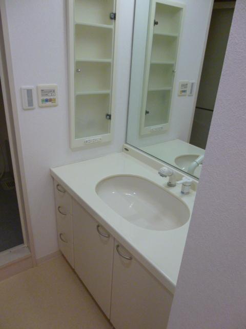 Wash basin, toilet