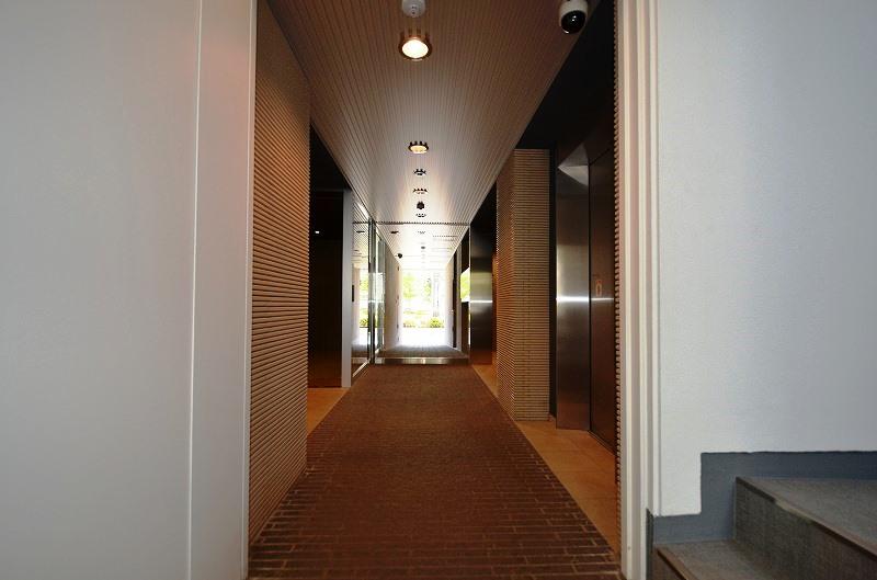 Entrance. Common areas